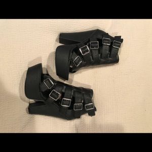 Steve Madden Egnite 8.5 heel